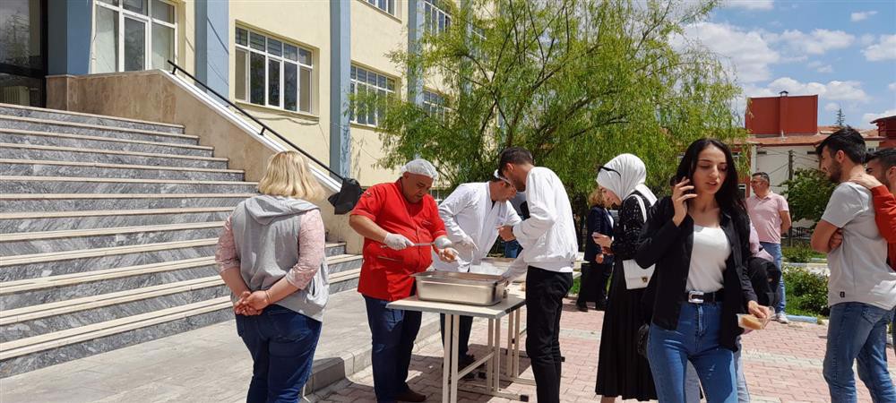 "Yaza Merhaba" Programı Kapsamında Öğrencilerimize Helva İkramı